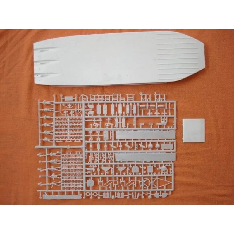 LCT6 WWII Landing Craft. Can Carry 5 Light Tanks Or 7 Trucks. Used In Italy France Pacific Korea And Vietnam Etc - Afbeelding 7
